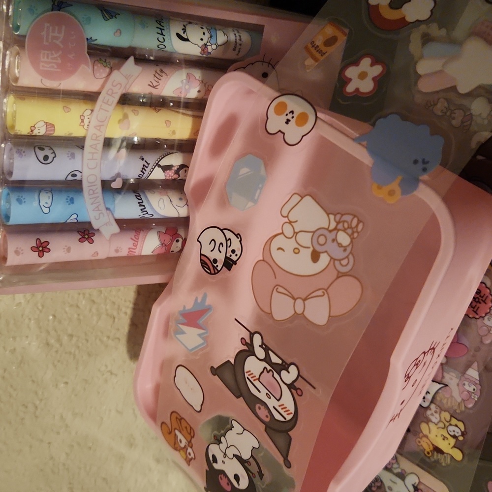 Hello Kitty Bundle #19 - Picture 2 of 3